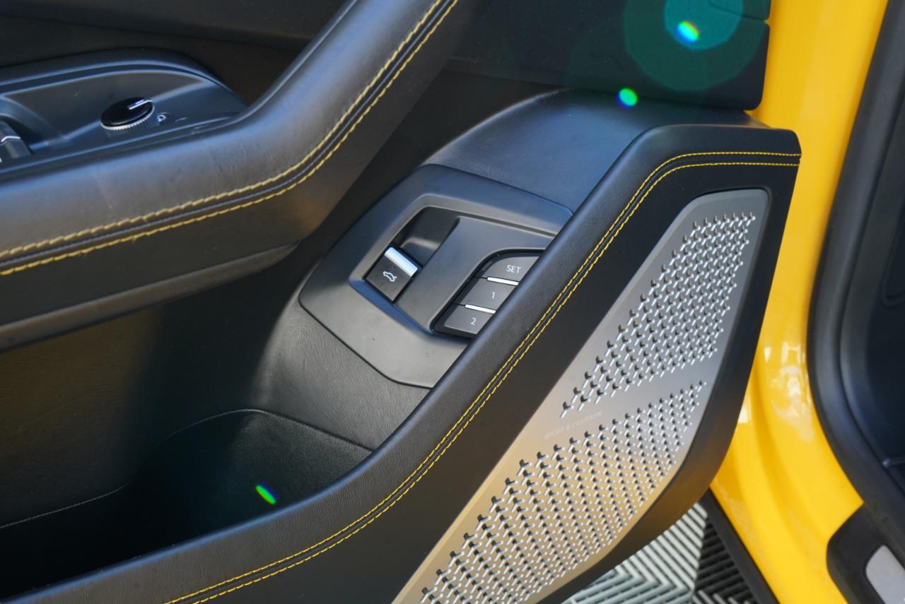 2020 Lamborghini Urus Base AWD