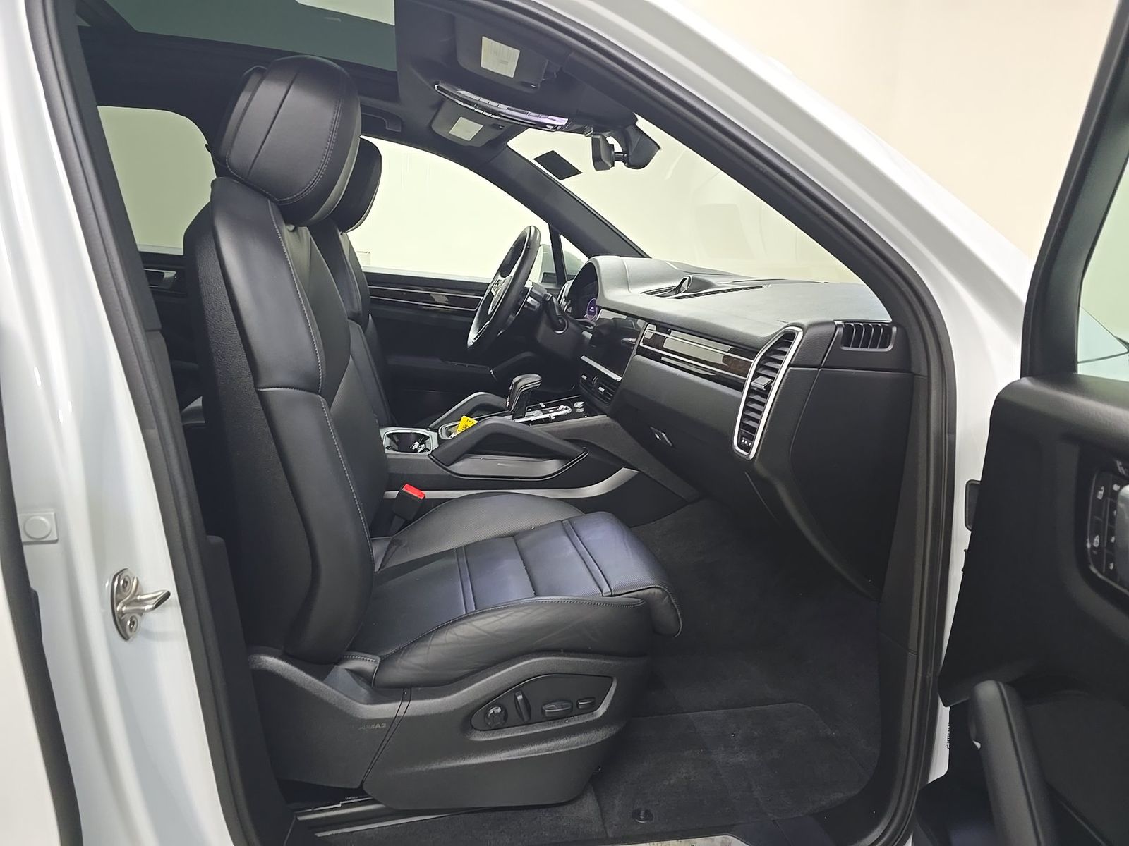 PORSCHE CAYENNE - 9