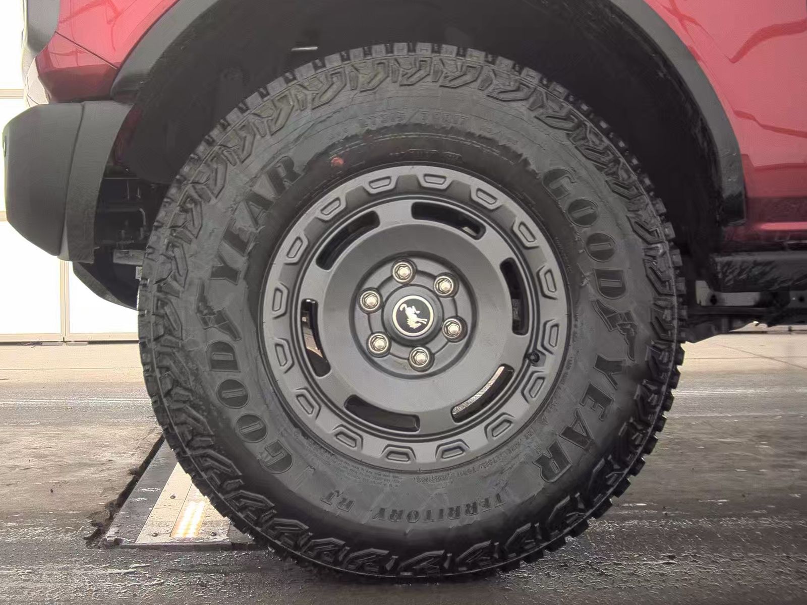 FORD BRONCO - 10