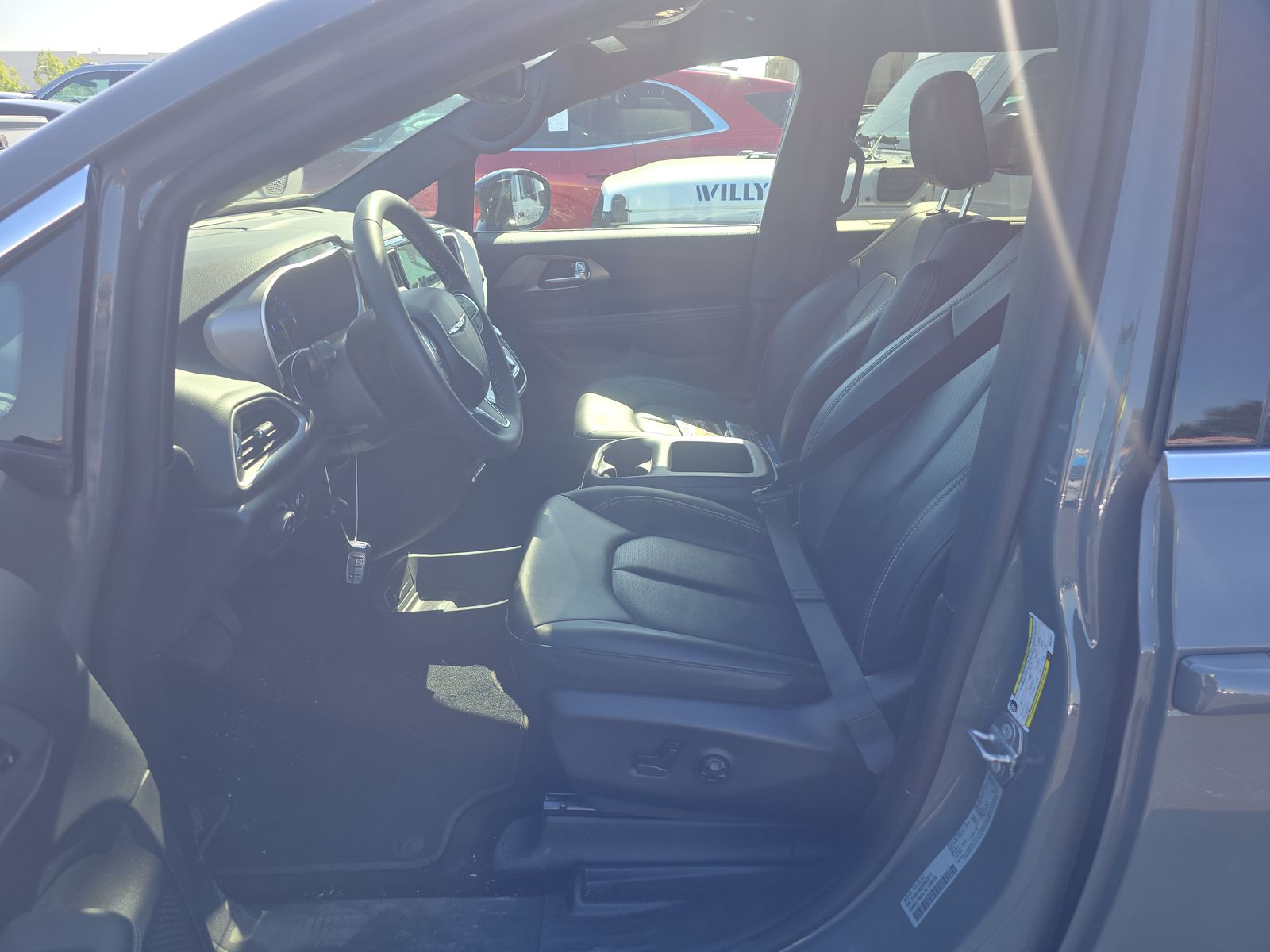 2025 Chrysler Pacifica Select FWD