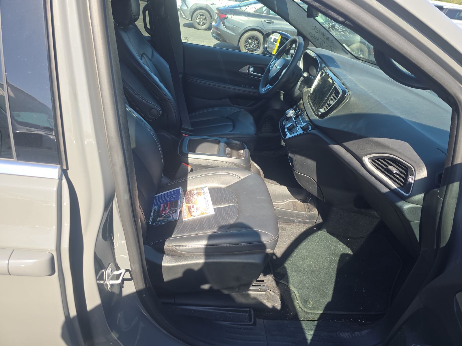 2025 Chrysler Pacifica Select FWD