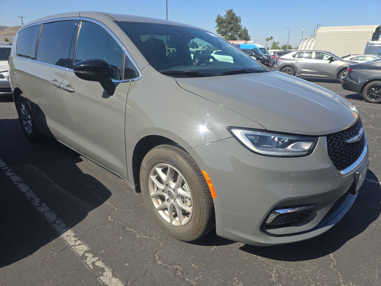2025 Chrysler Pacifica Select FWD