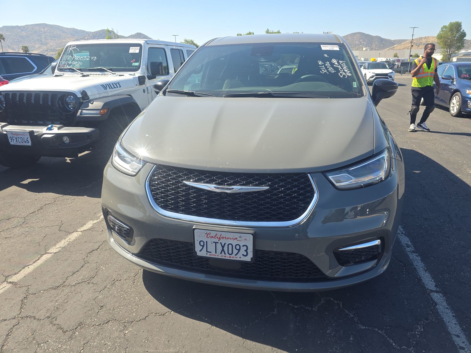 2025 Chrysler Pacifica Select FWD