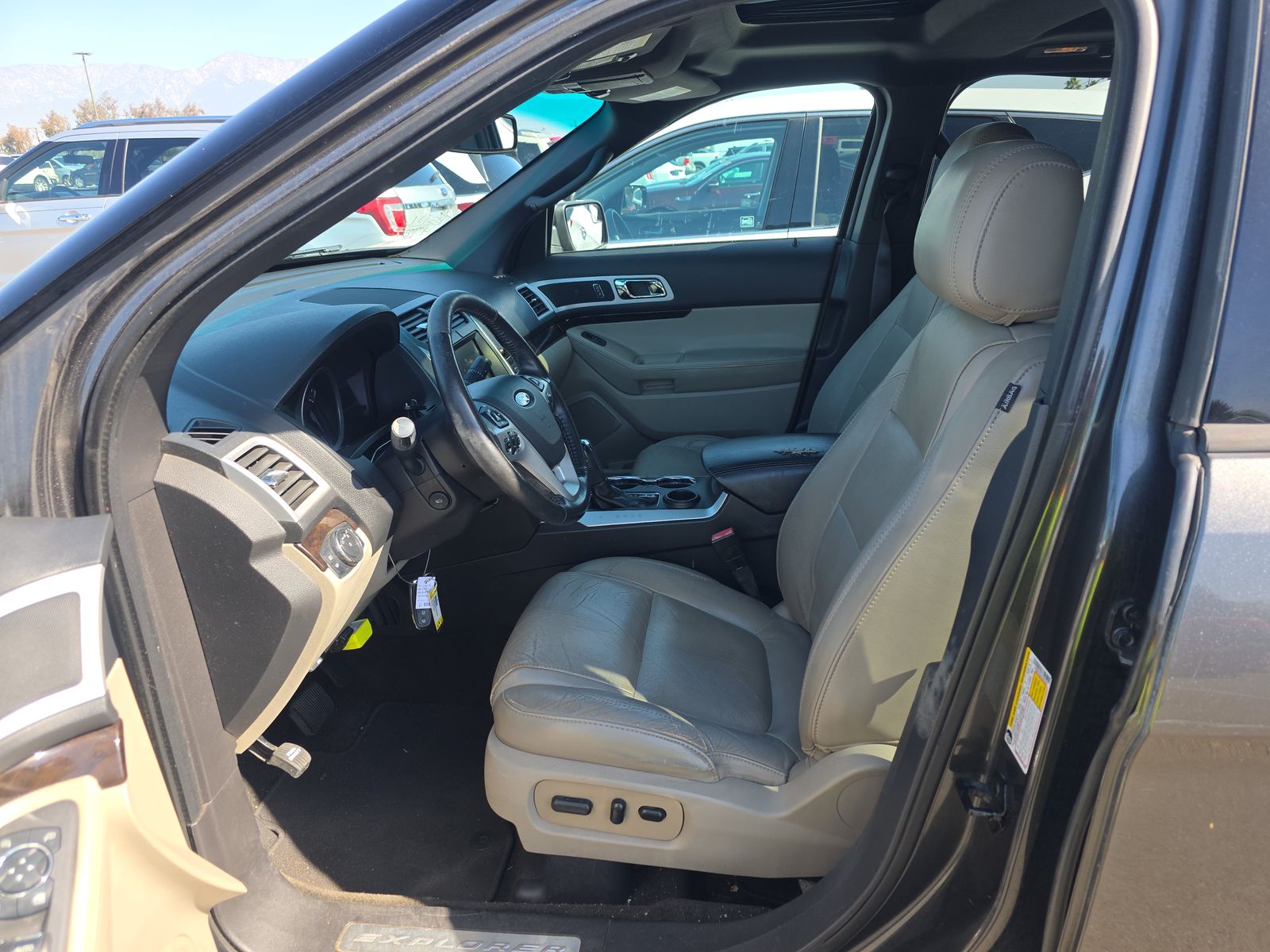 FORD EXPLORER - 8