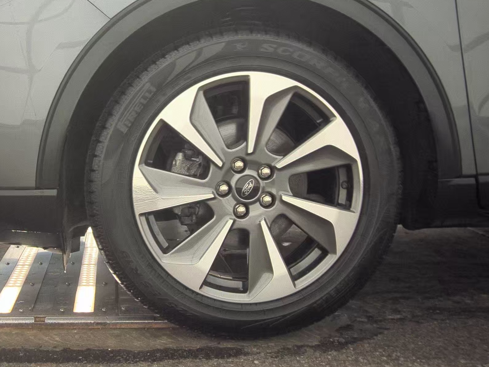 FORD ESCAPE - 10