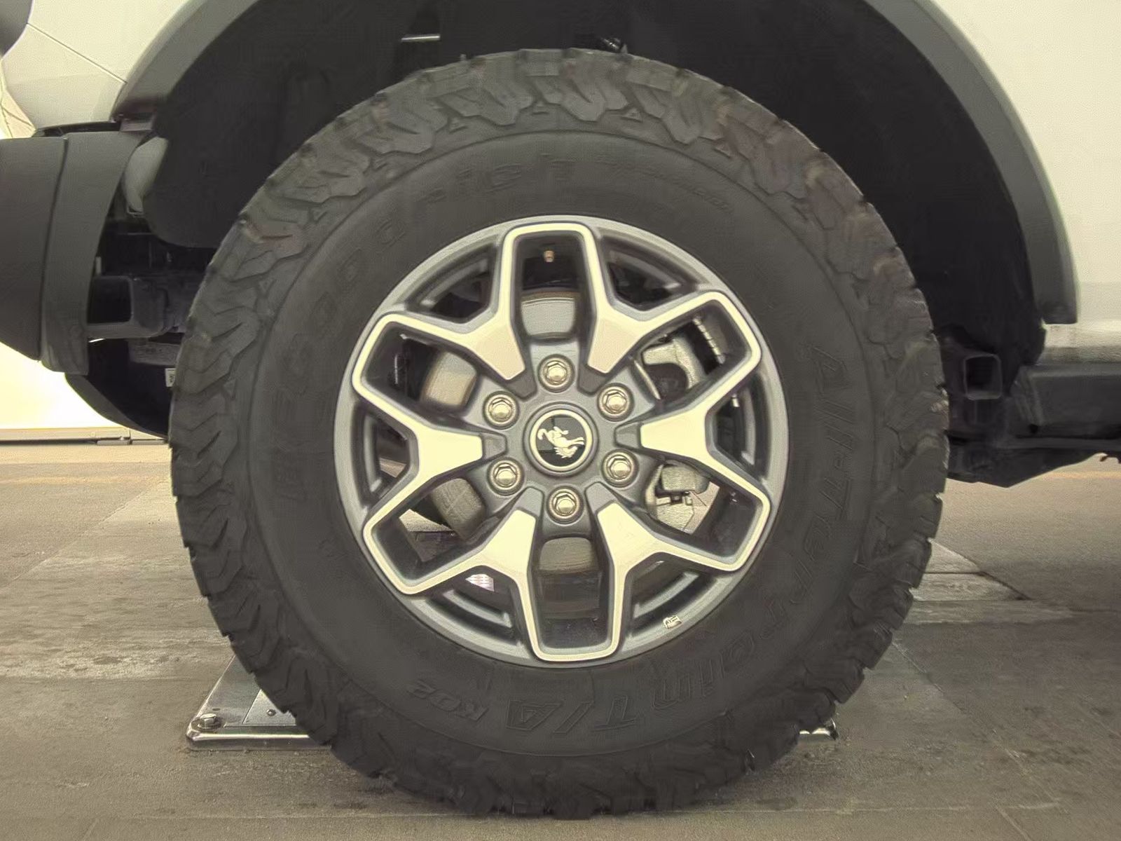 FORD BRONCO - 10