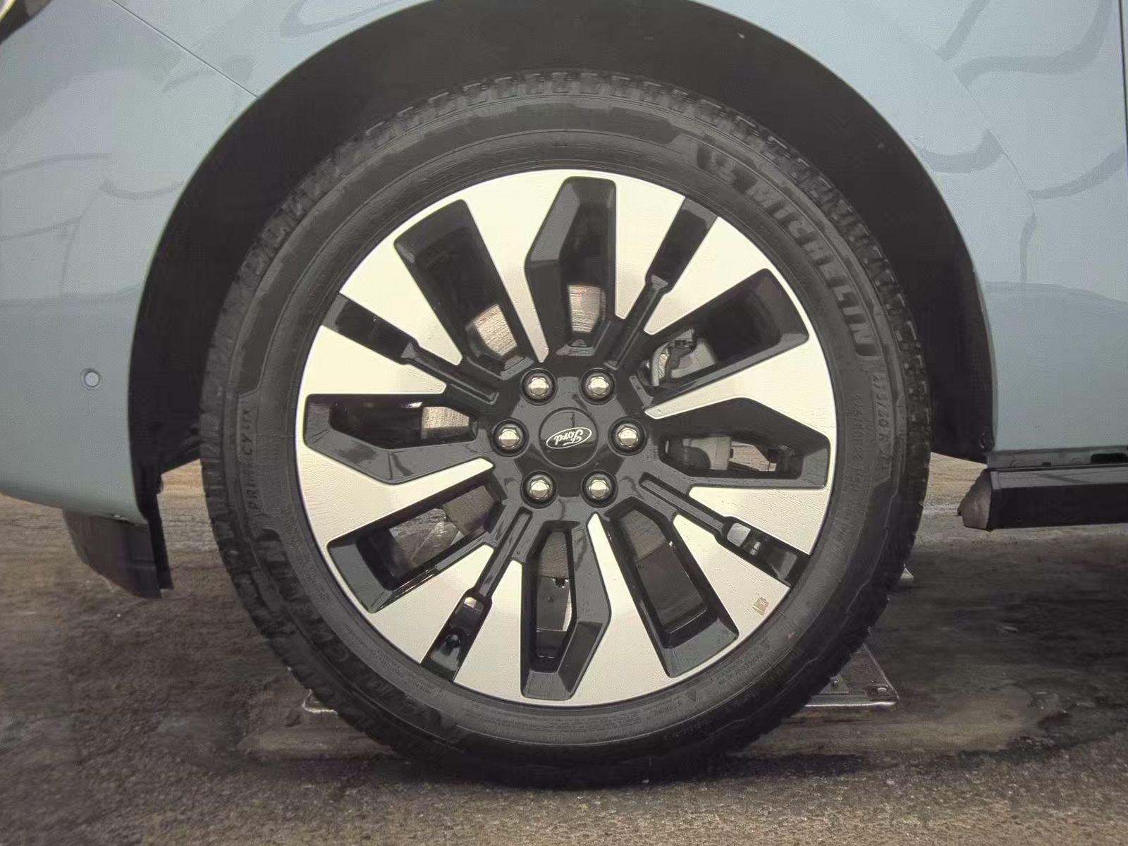 FORD EXPEDITION - 10