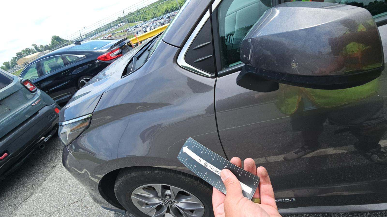 2021 Toyota Sienna LE photo 29