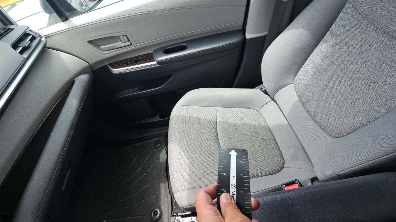 2021 Toyota Sienna LE photo 41