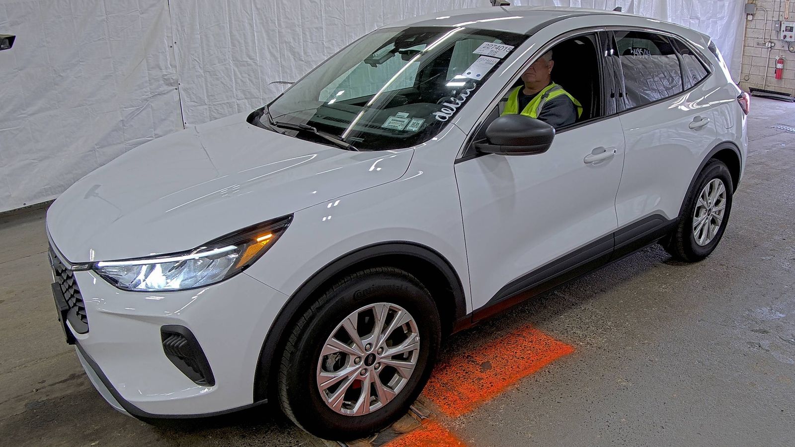 FORD ESCAPE - 1
