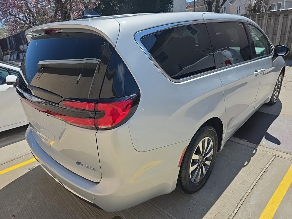 CHRYSLER PACIFICA - 5