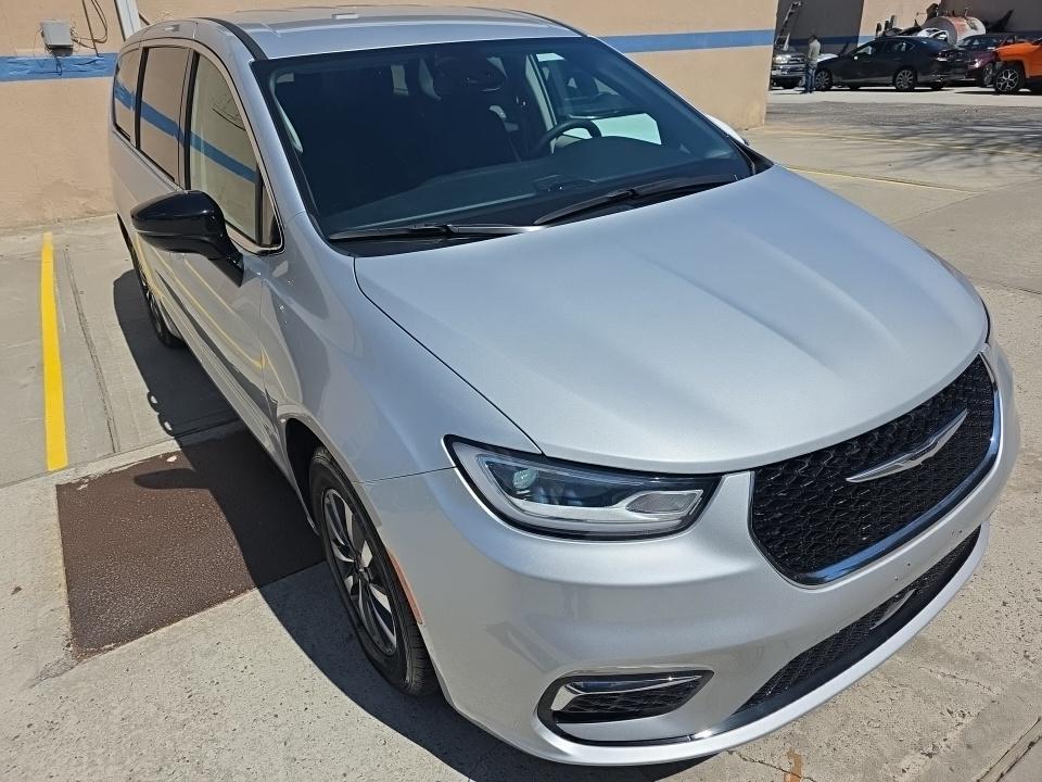 CHRYSLER PACIFICA - 4