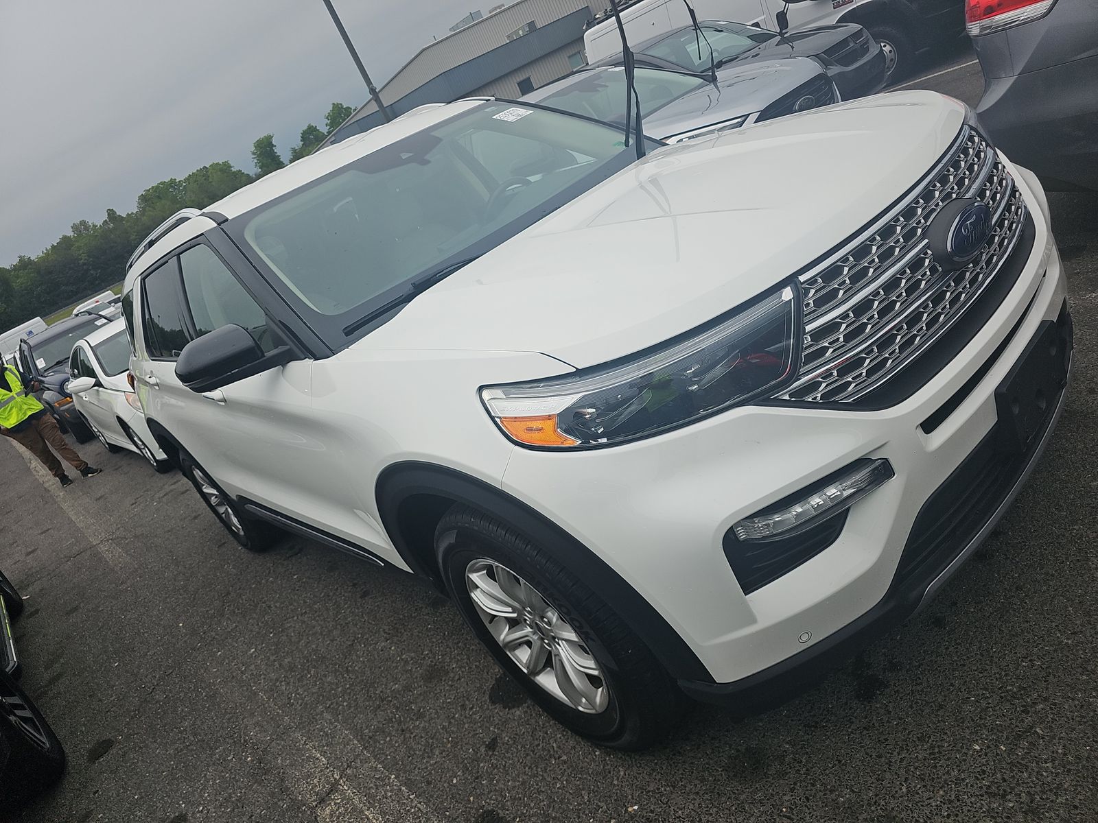 FORD EXPLORER - 4
