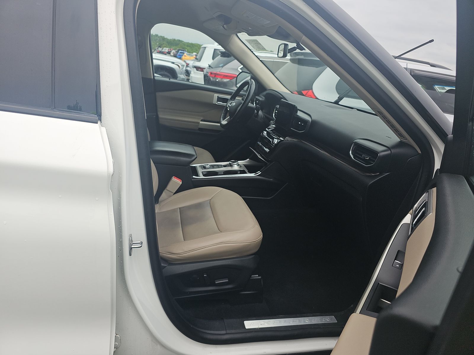FORD EXPLORER - 9