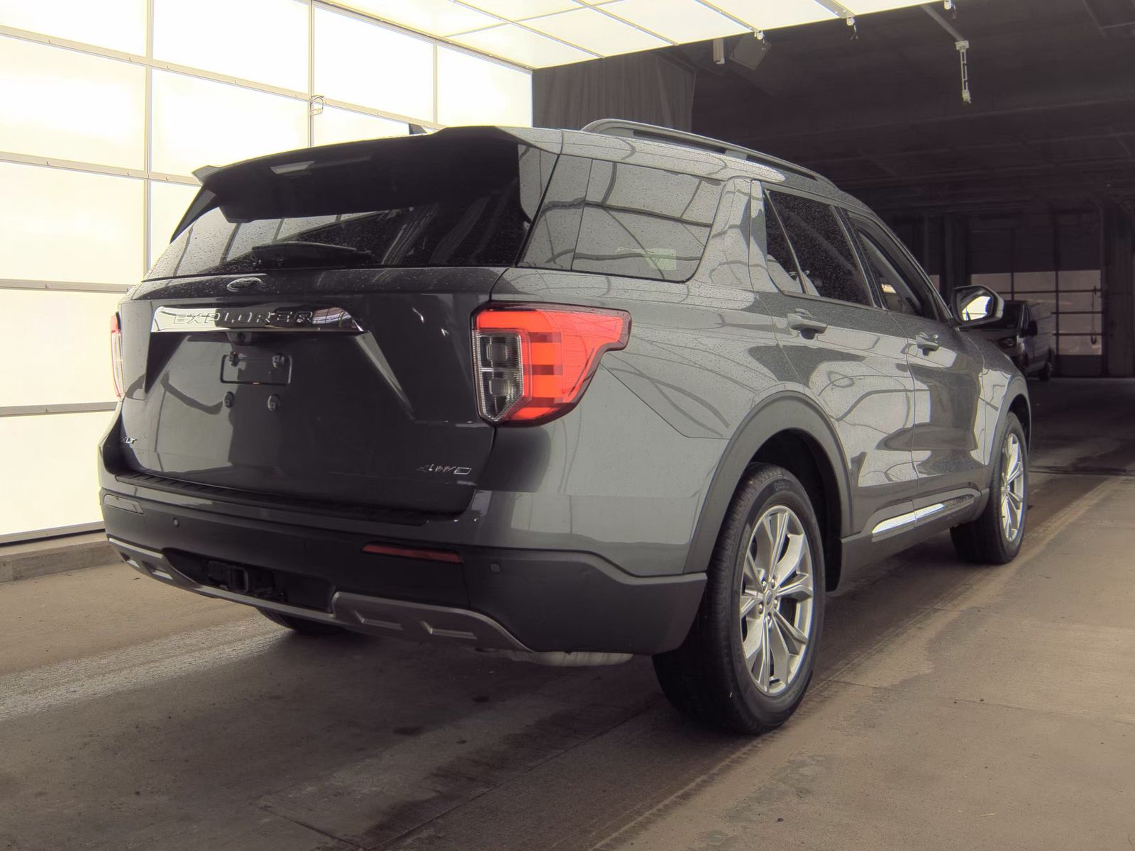 FORD EXPLORER - 6