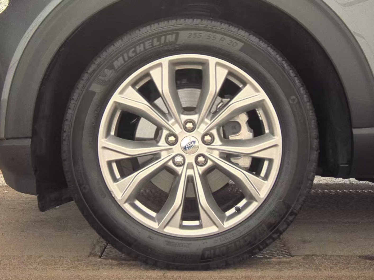 FORD EXPLORER - 10