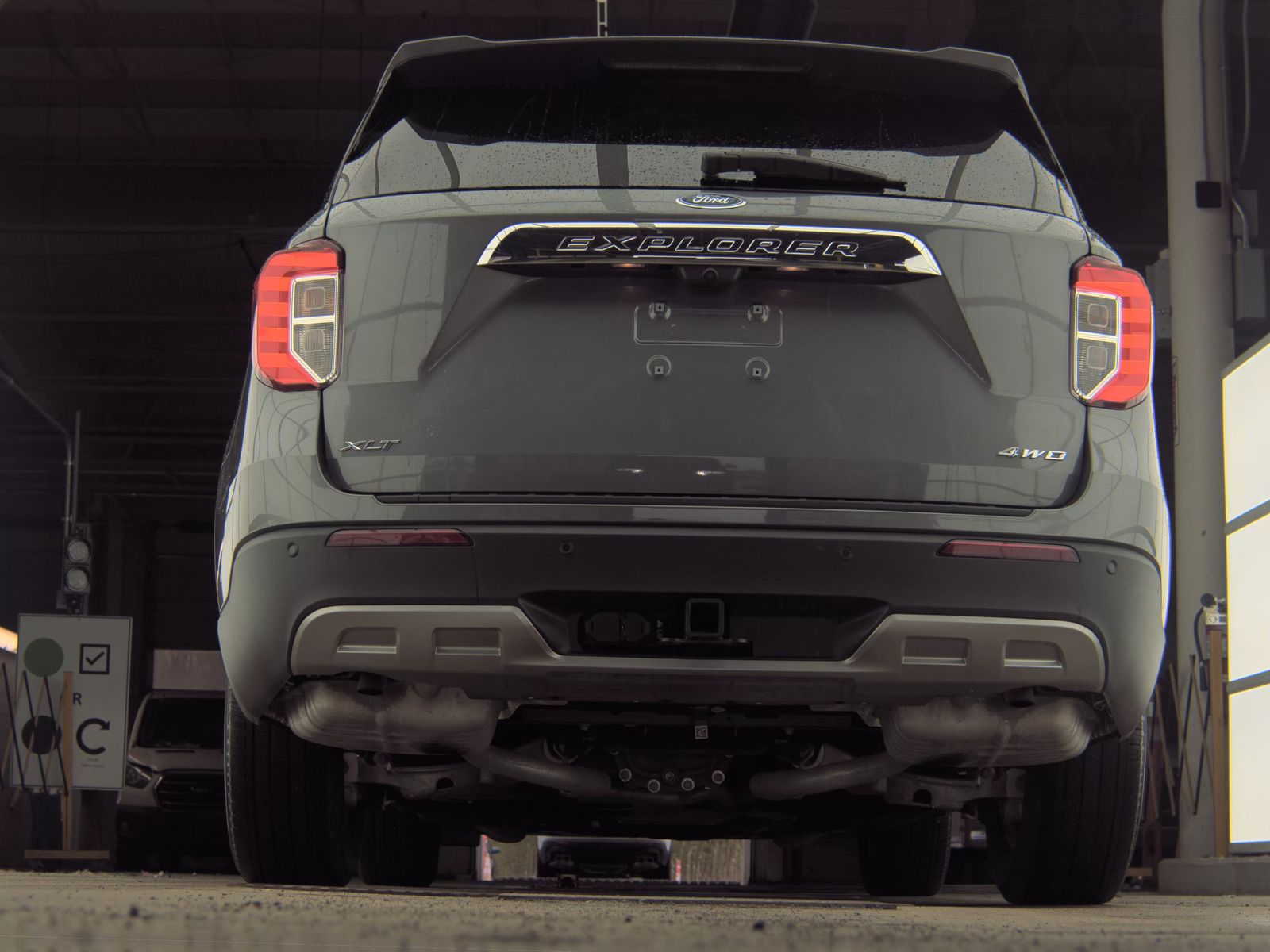 FORD EXPLORER - 8