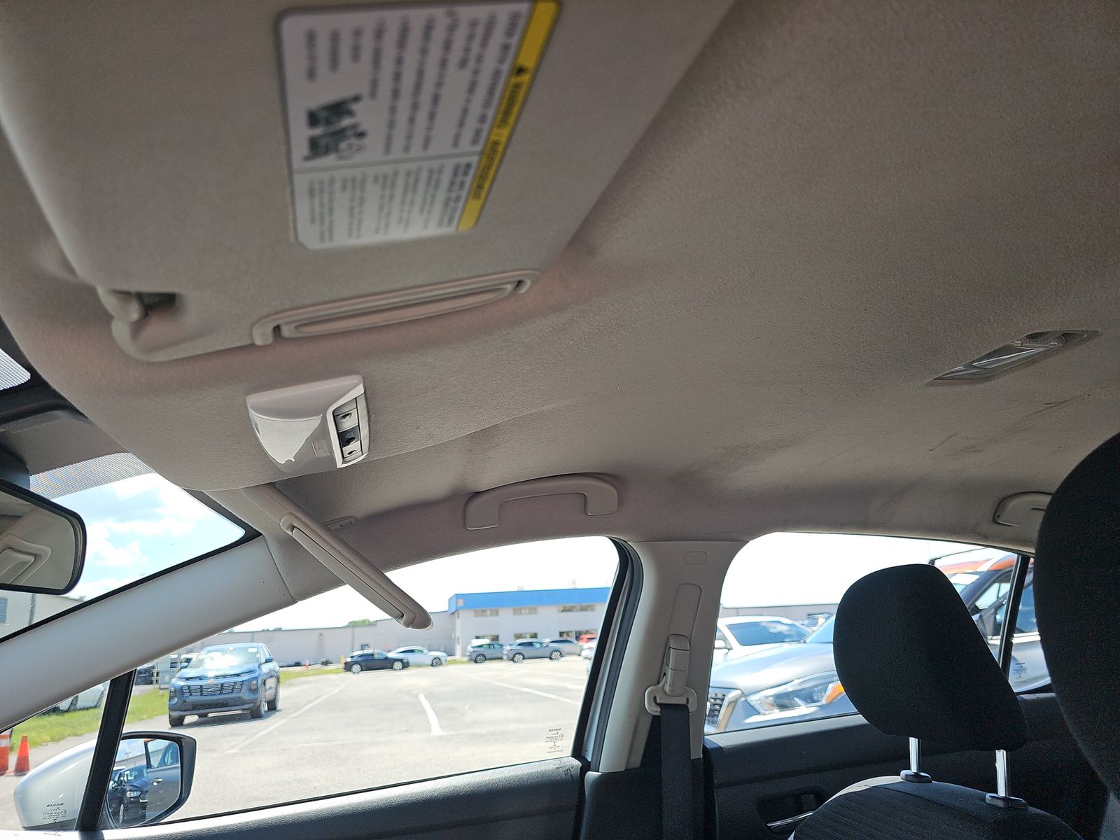 NISSAN VERSA - 9