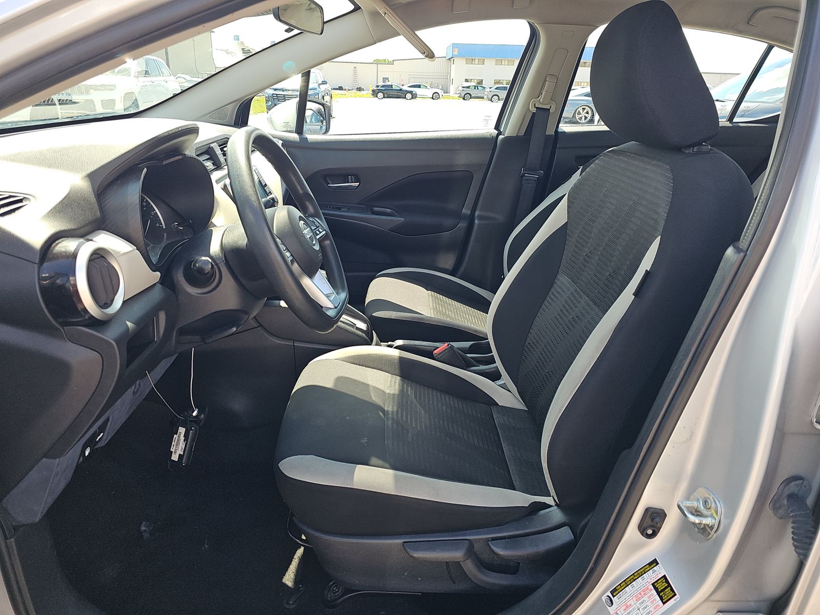 NISSAN VERSA - 1