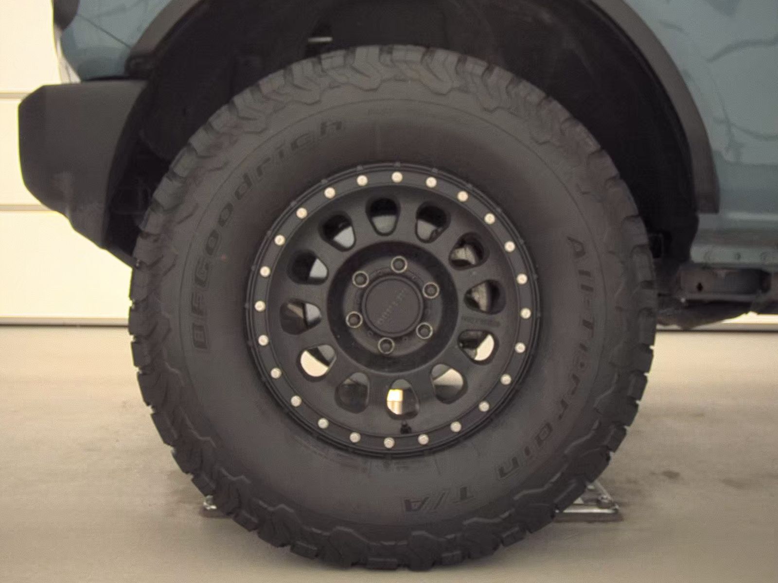 FORD BRONCO - 10