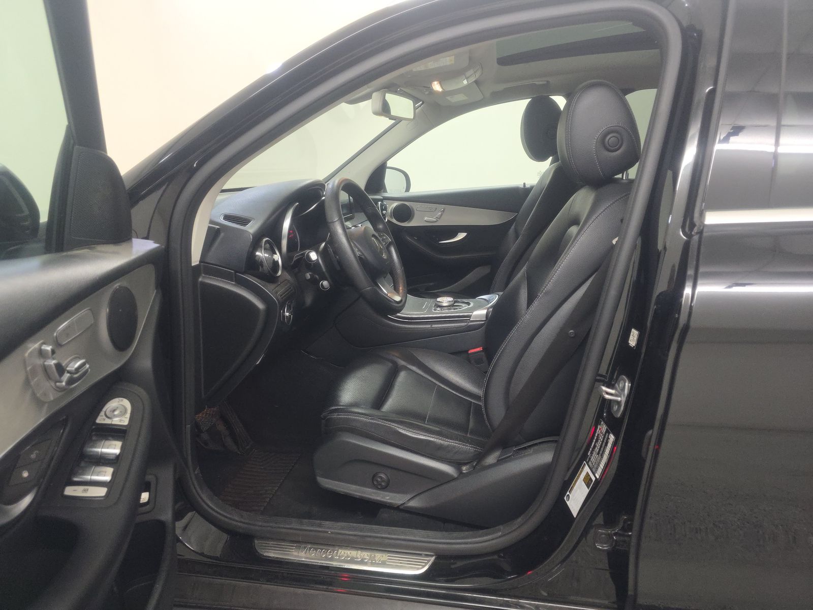 2019 Mercedes-Benz GLC GLC 300 RWD