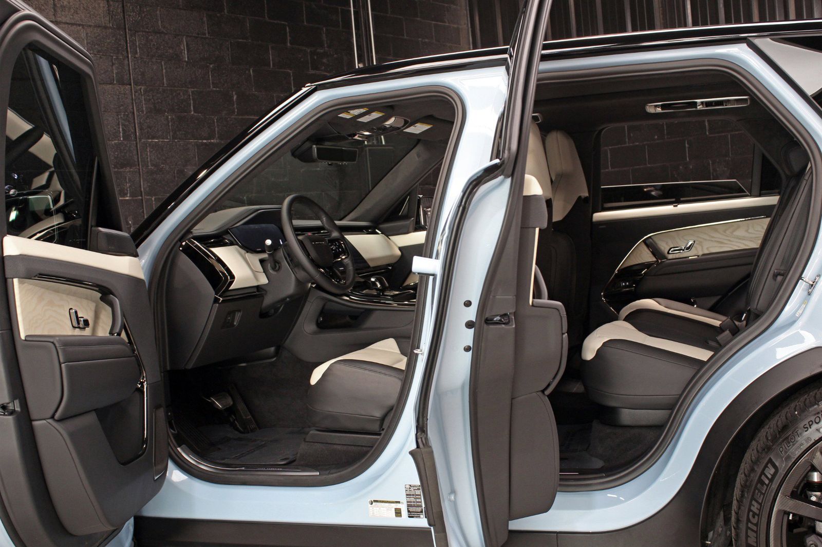2025 Land Rover Range Rover Sport SV Edition Two AWD