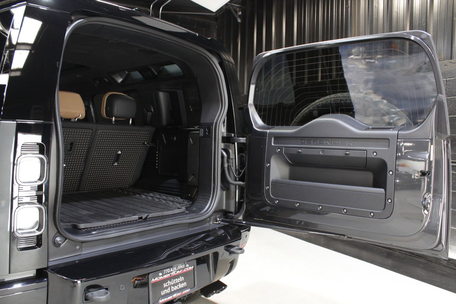 2025 Land Rover Defender 110 V8 AWD