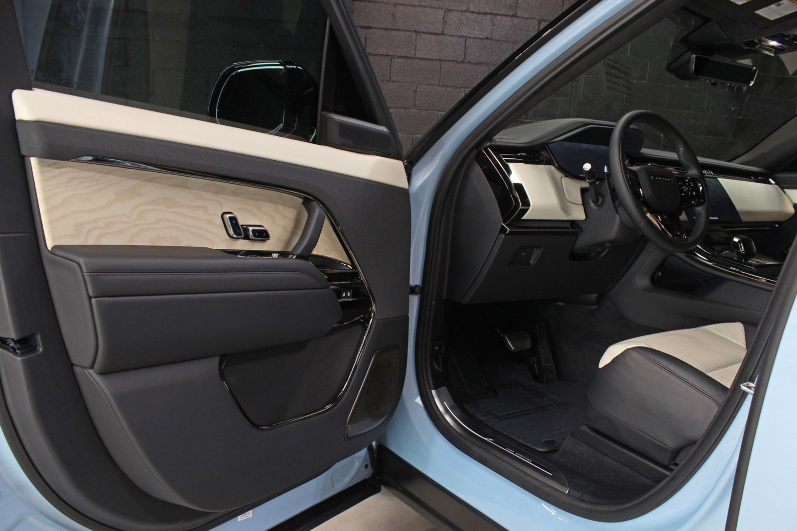 2025 Land Rover Range Rover Sport SV Edition Two AWD