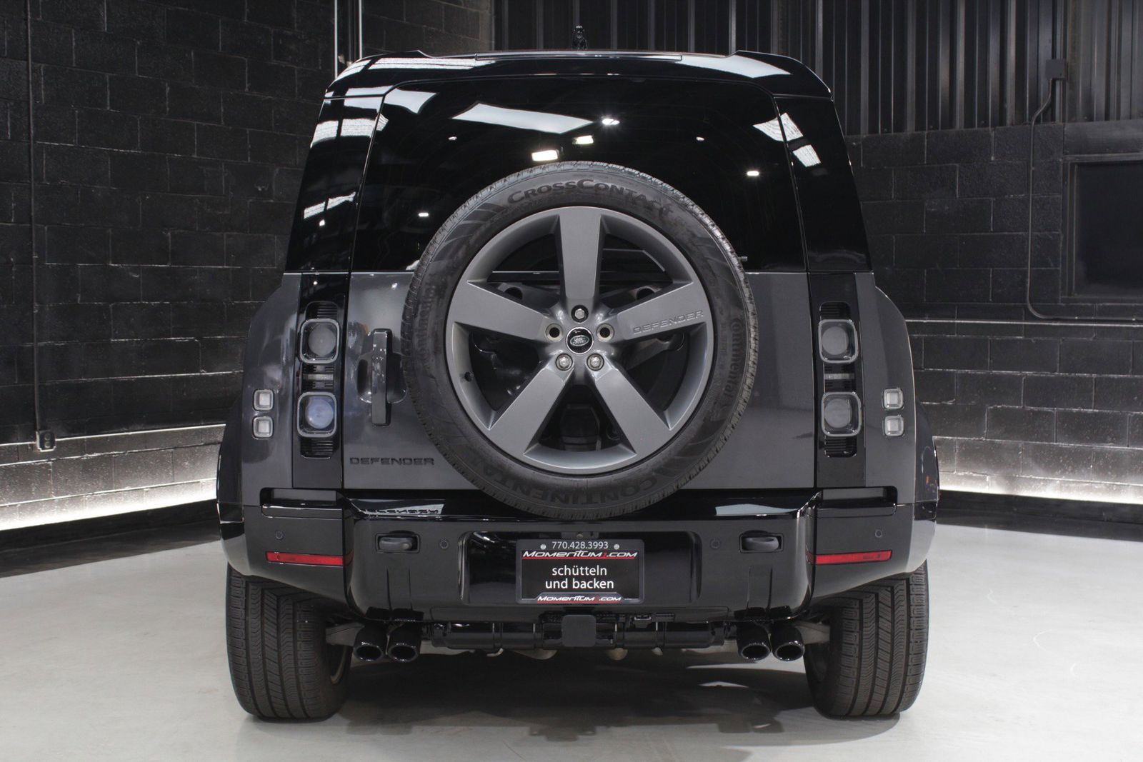 2025 Land Rover Defender 110 V8 AWD