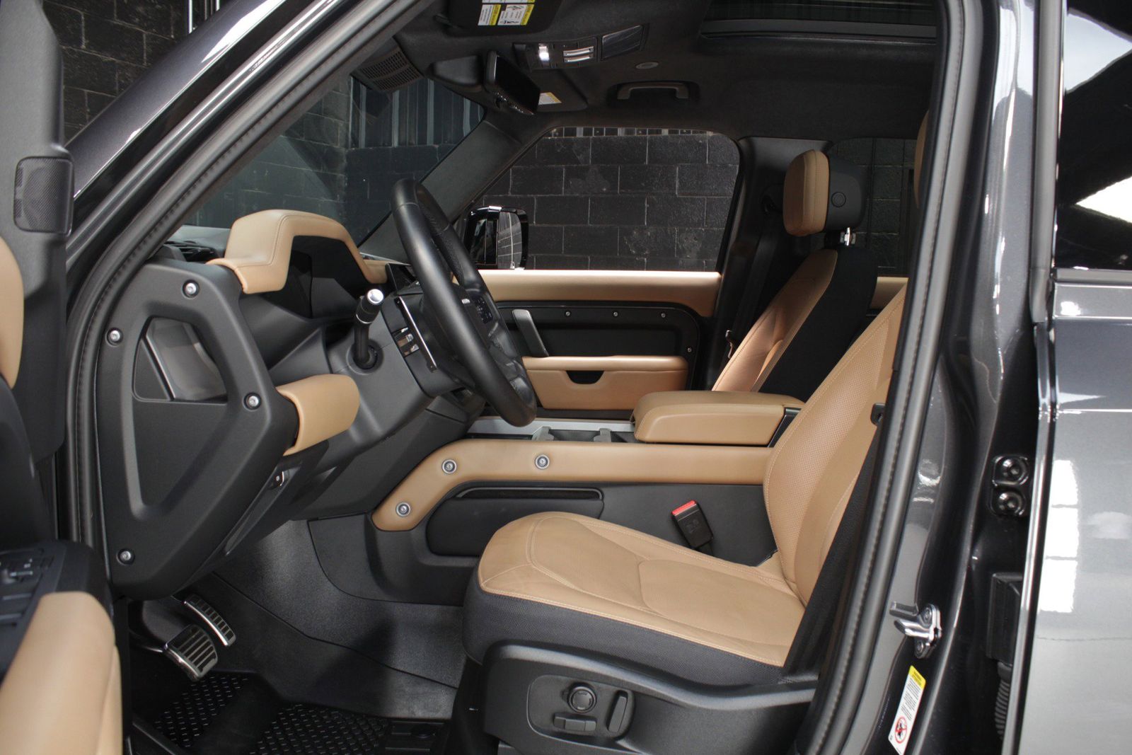 2025 Land Rover Defender 110 V8 AWD