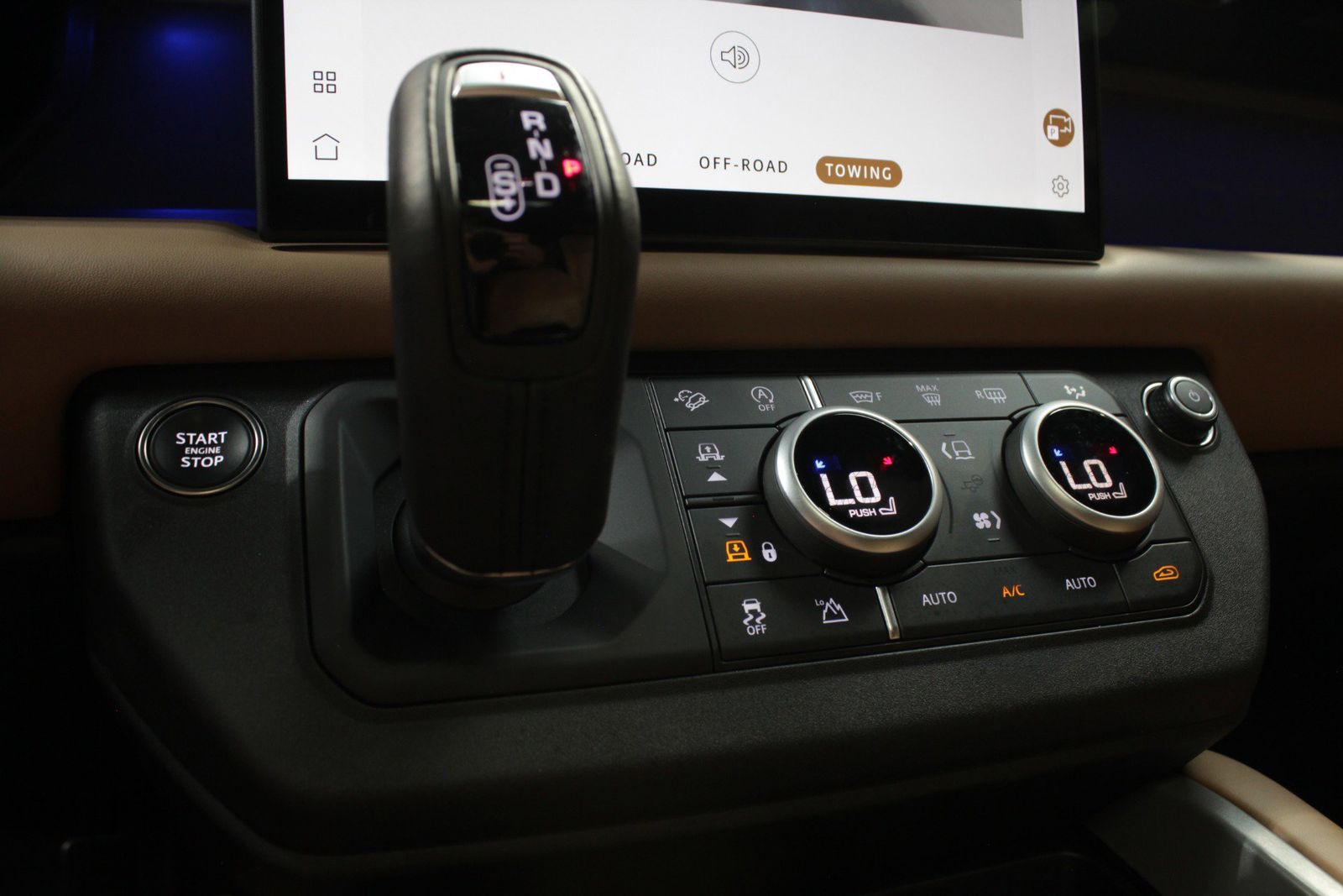 2025 Land Rover Defender 110 V8 AWD