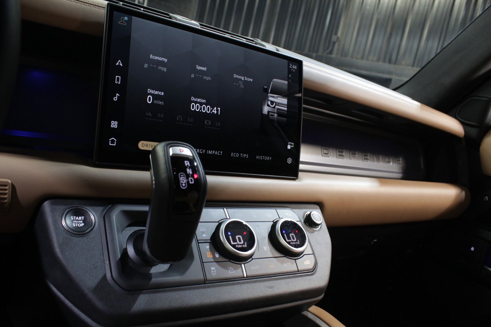 2025 Land Rover Defender 110 V8 AWD