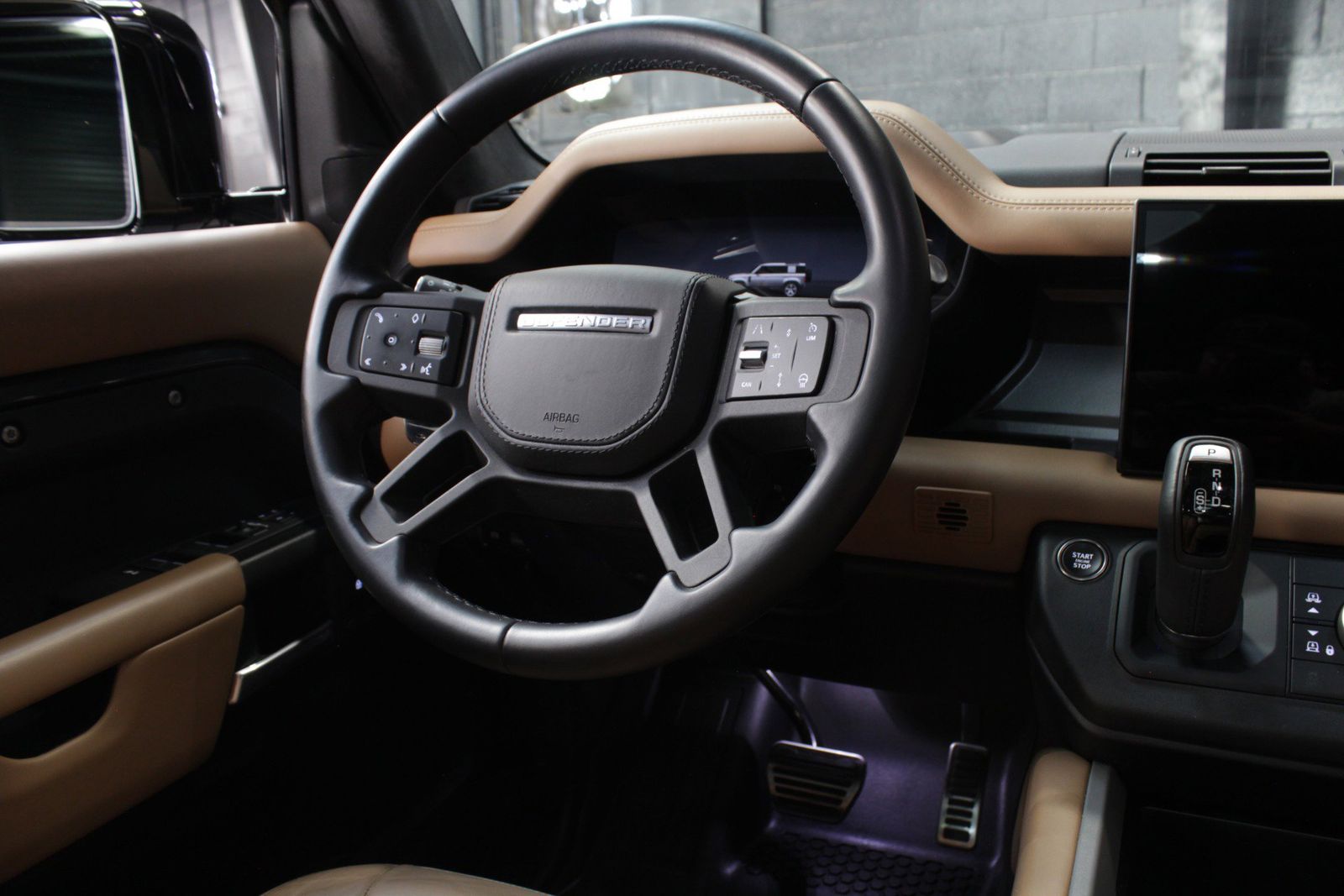 2025 Land Rover Defender 110 V8 AWD