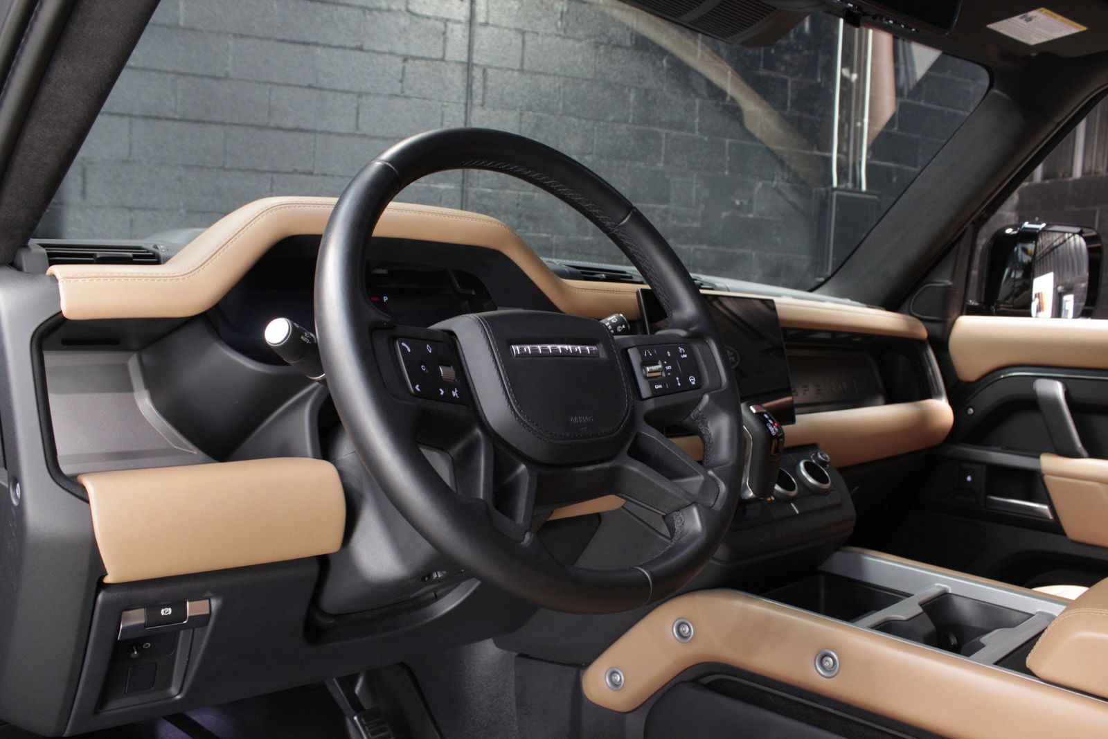 2025 Land Rover Defender 110 V8 AWD