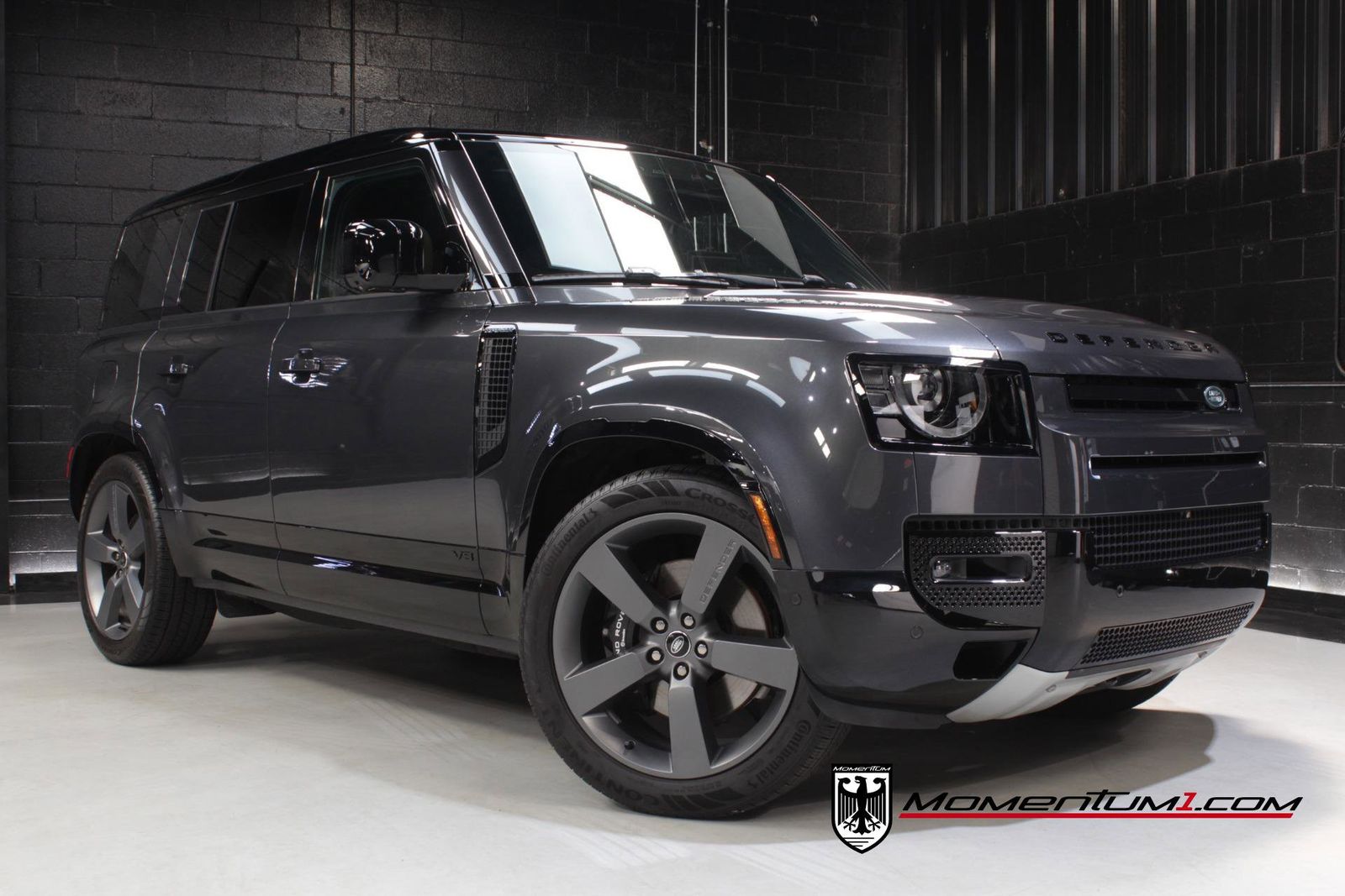 2025 Land Rover Defender 110 V8 AWD
