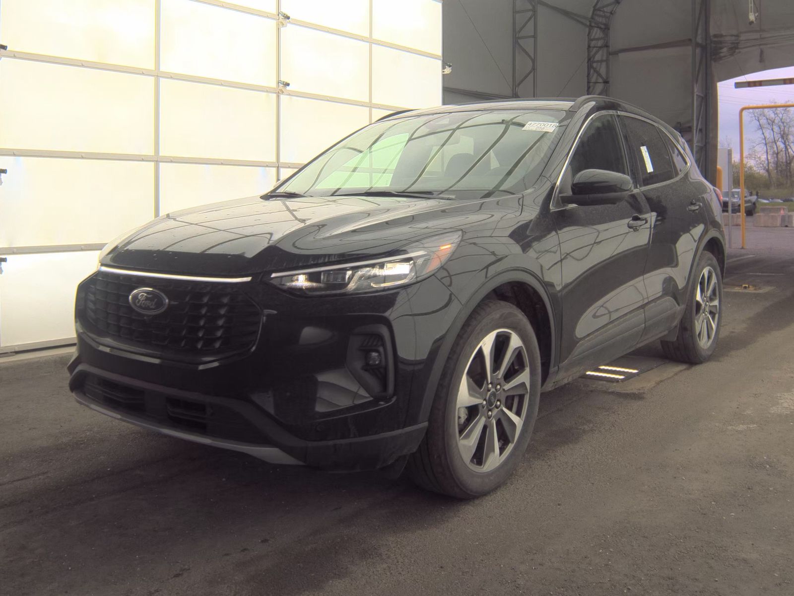 FORD ESCAPE - 1