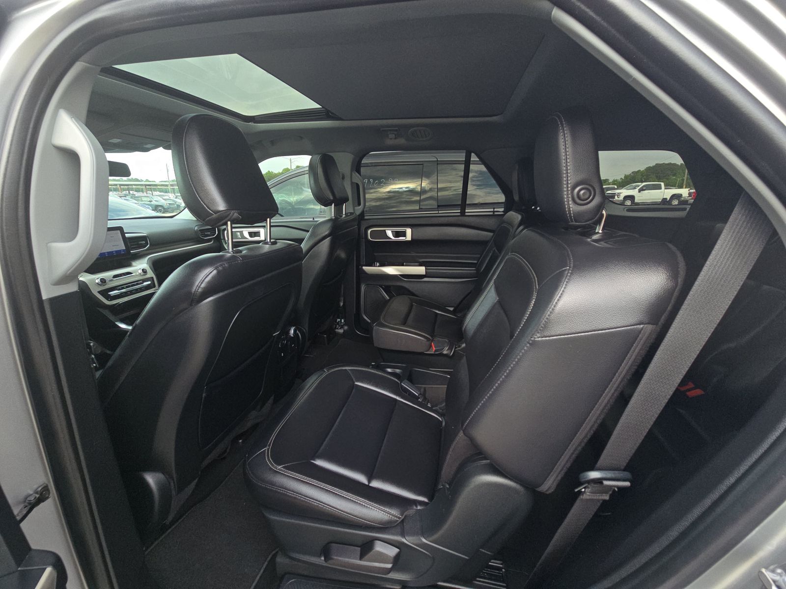 2020 Ford Explorer XLT RWD