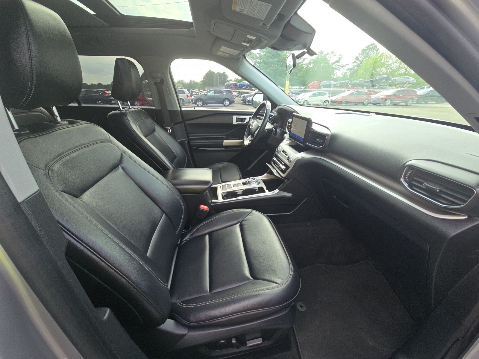 2020 Ford Explorer XLT RWD