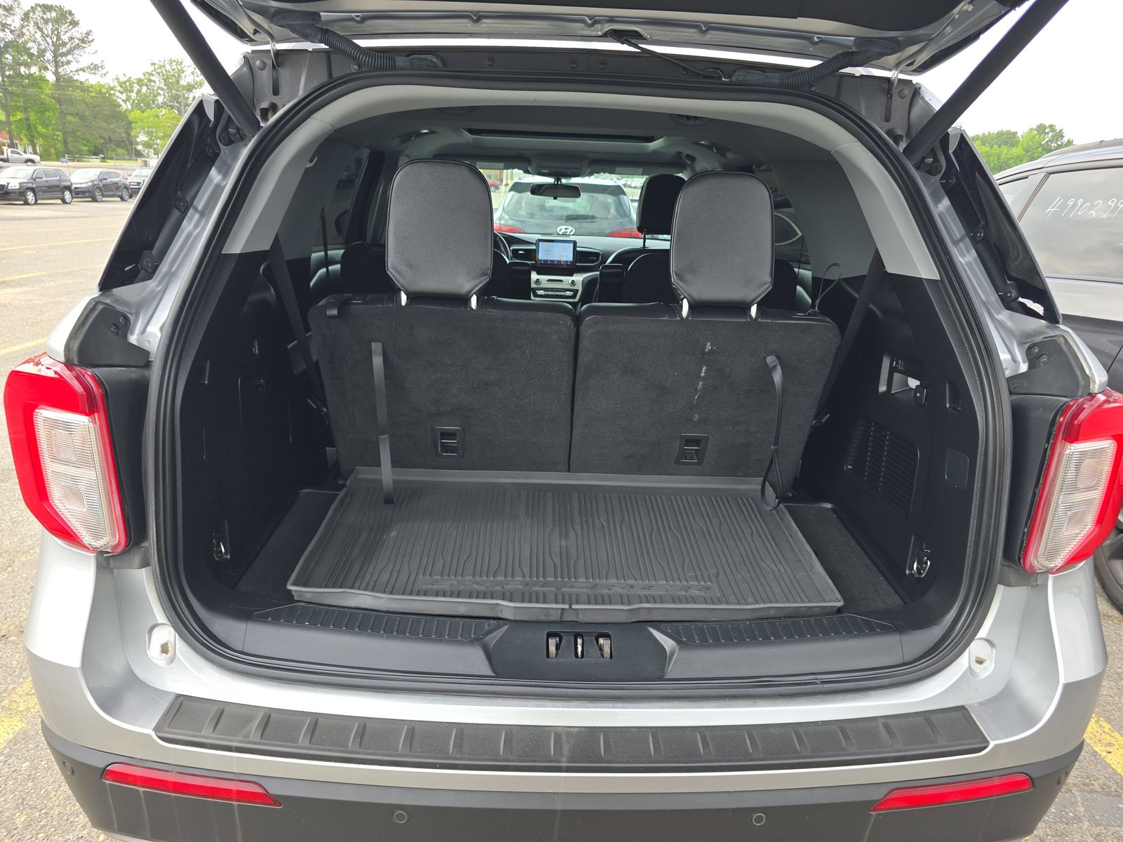 2020 Ford Explorer XLT RWD