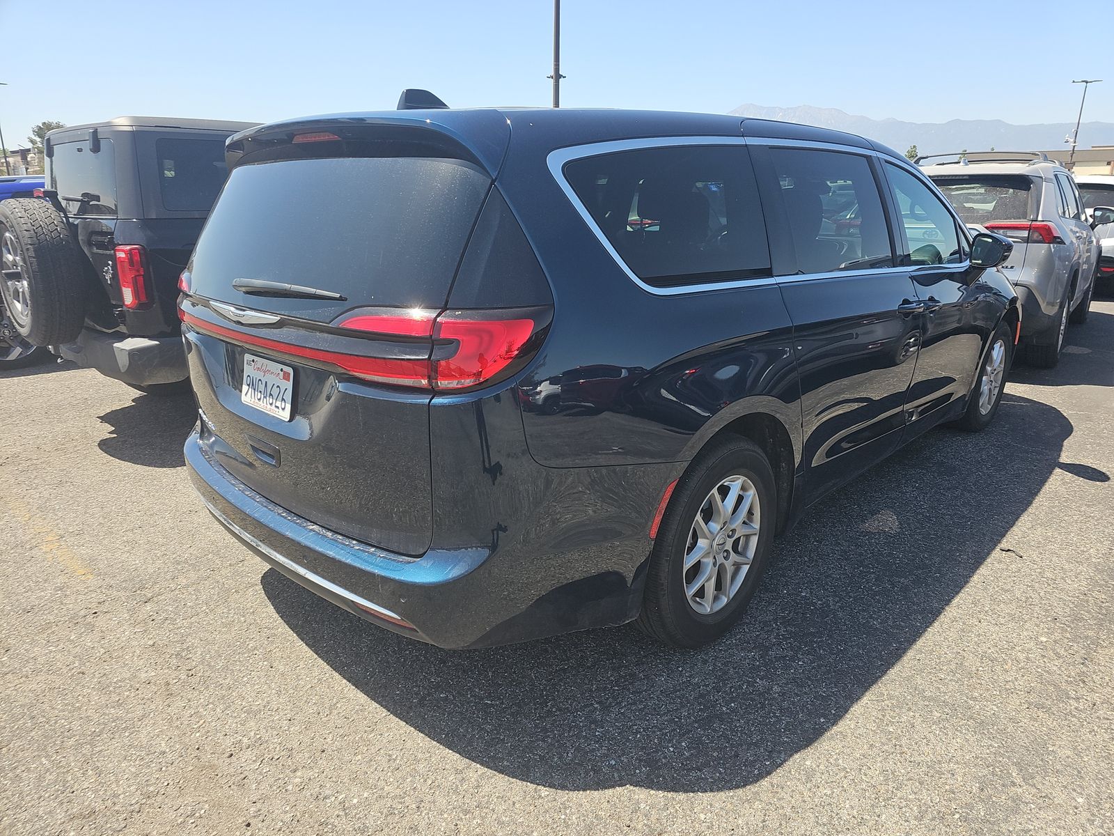 CHRYSLER PACIFICA - 5