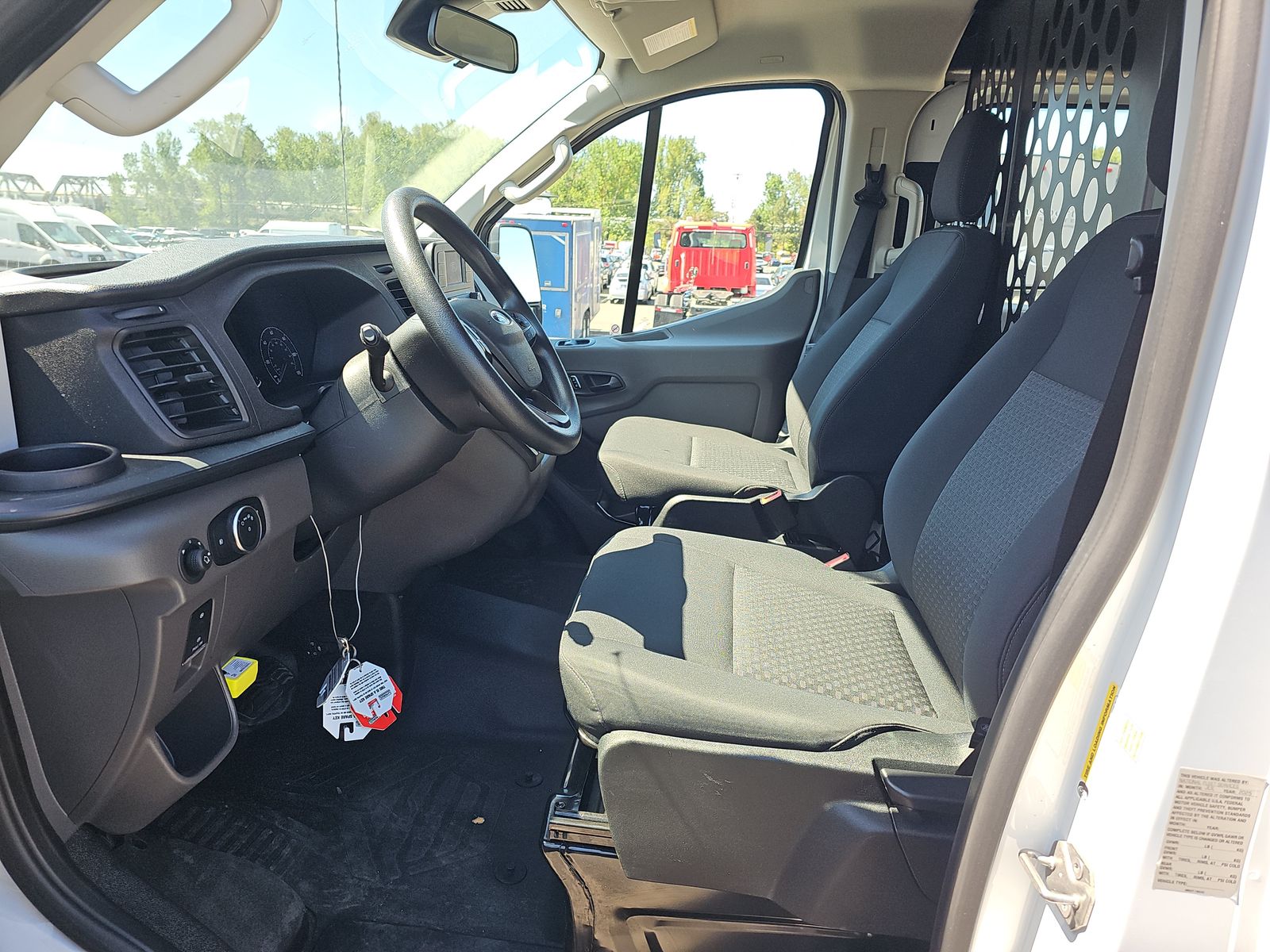 FORD TRANSIT 250 - 8