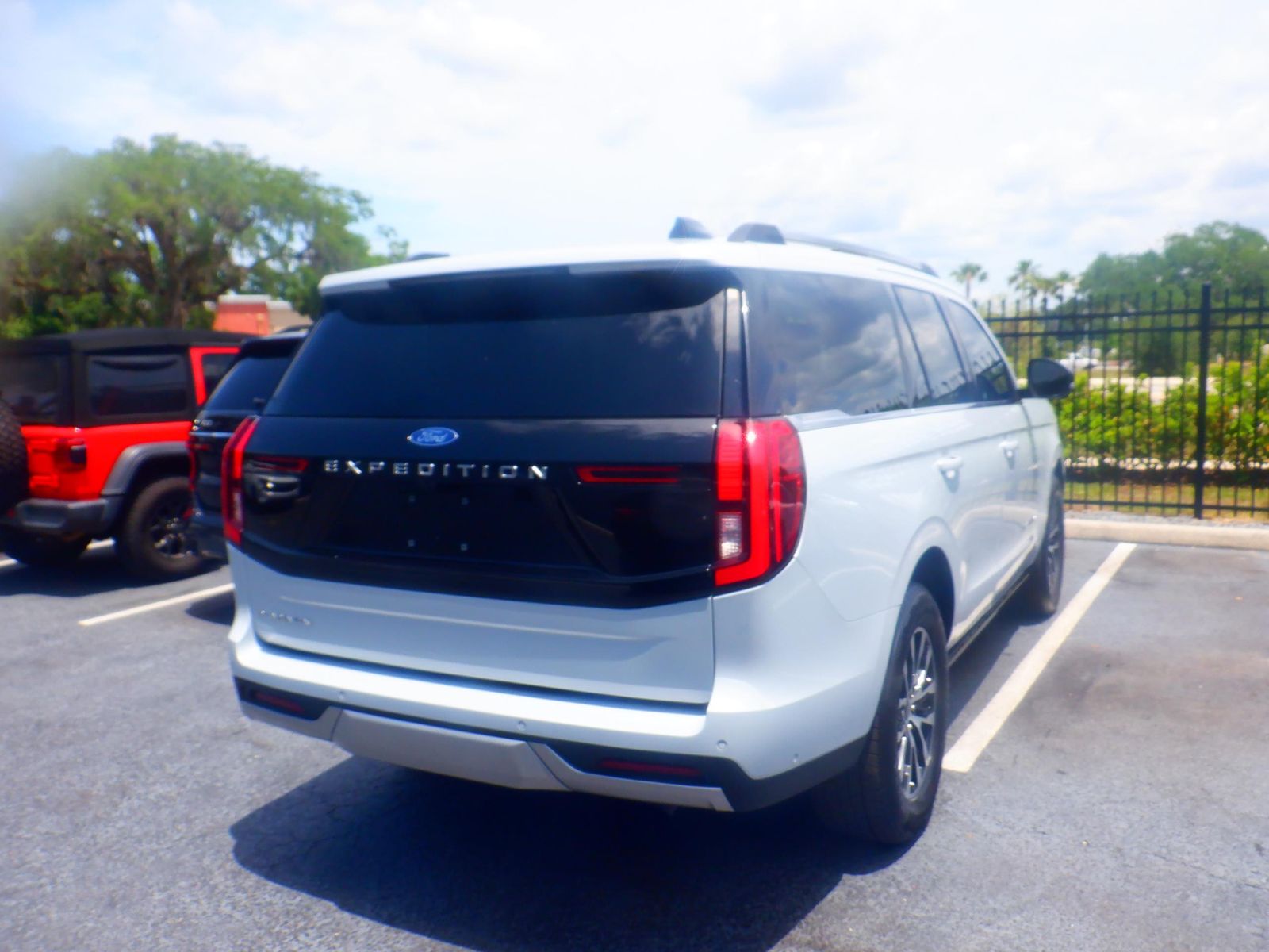 FORD EXPEDITION - 3