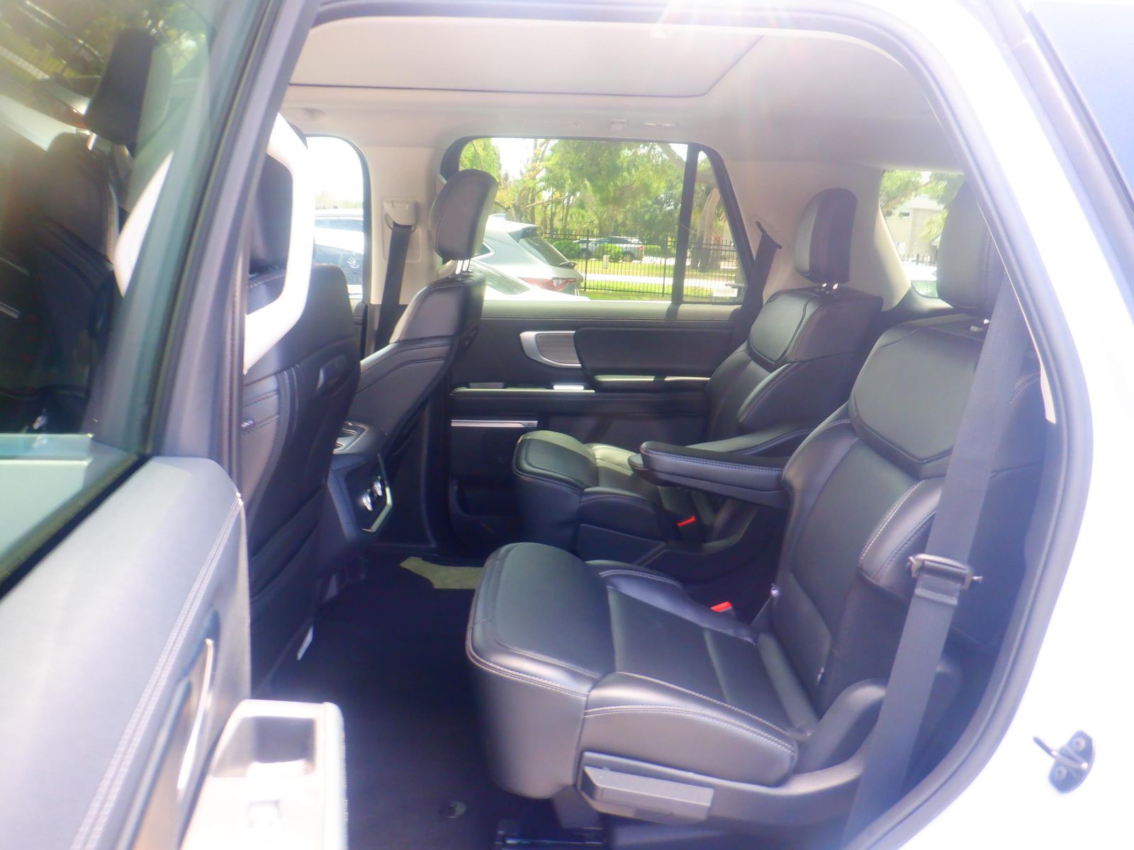 FORD EXPEDITION - 10
