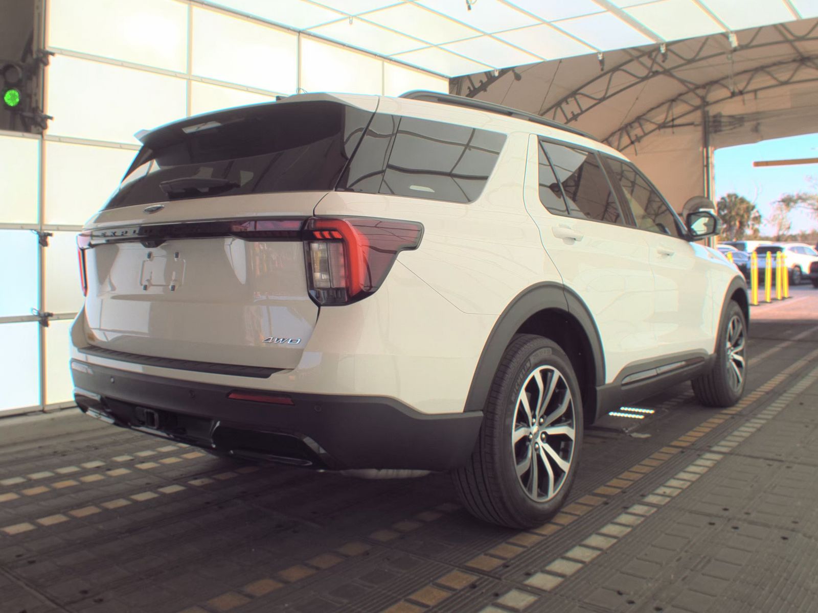 FORD EXPLORER - 6