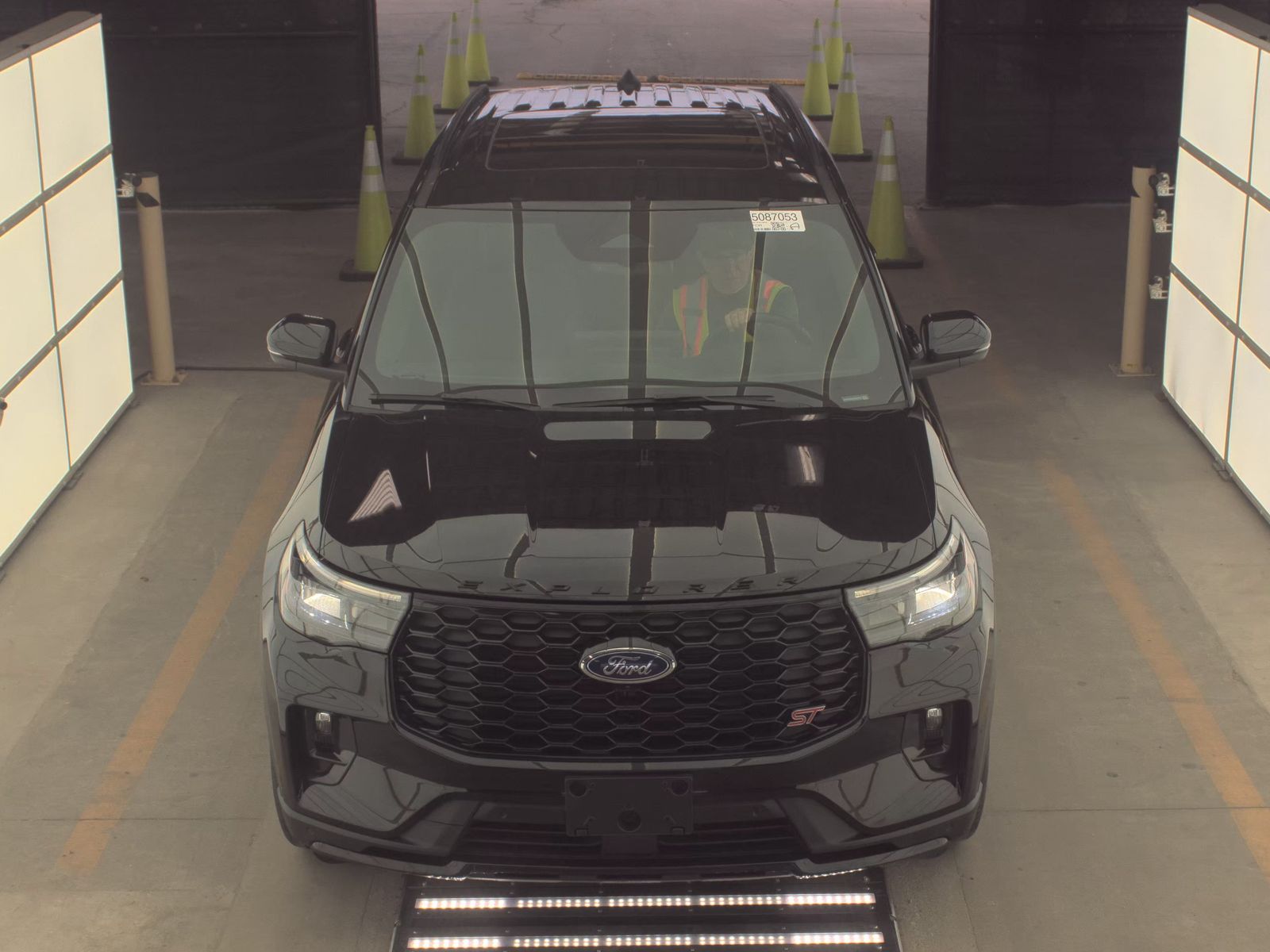 FORD EXPLORER - 3