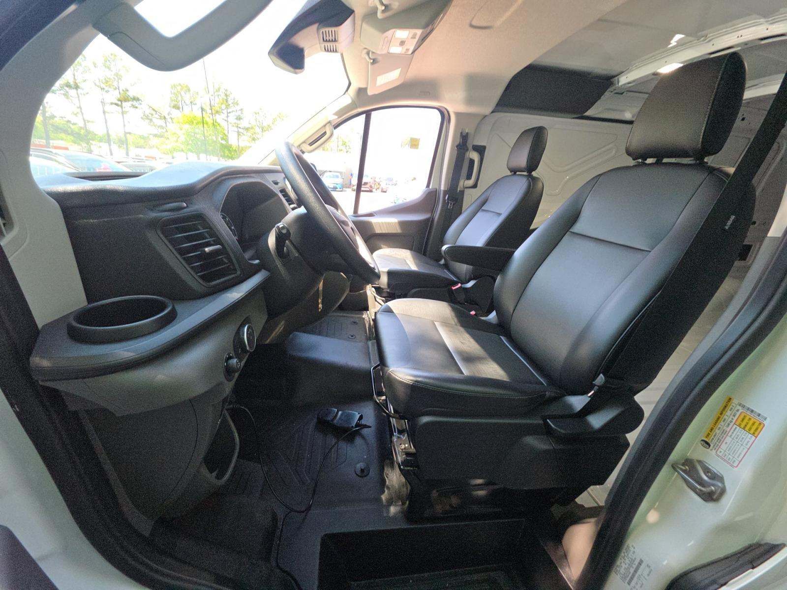 FORD TRANSIT 150 - 5