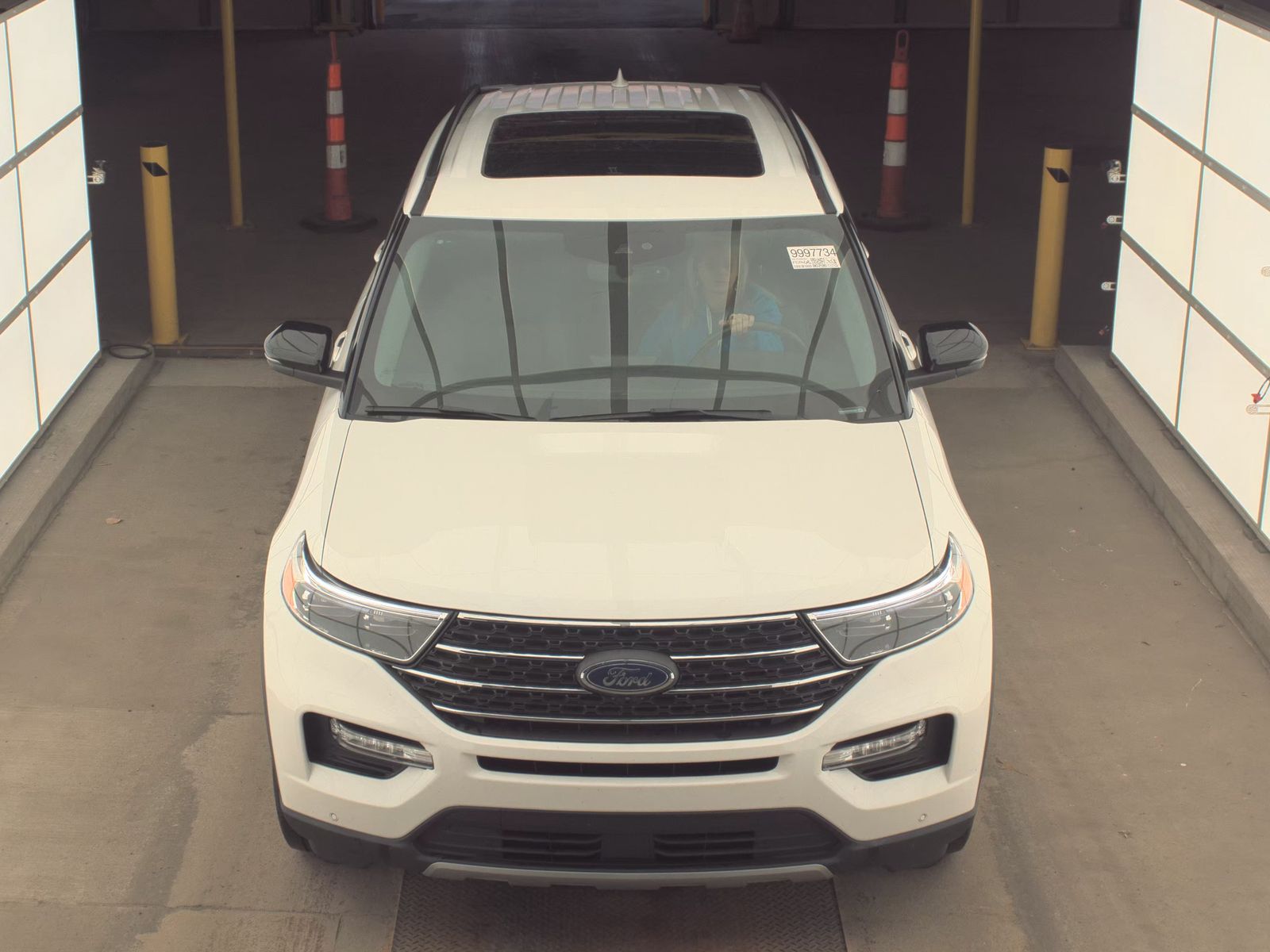 FORD EXPLORER - 3