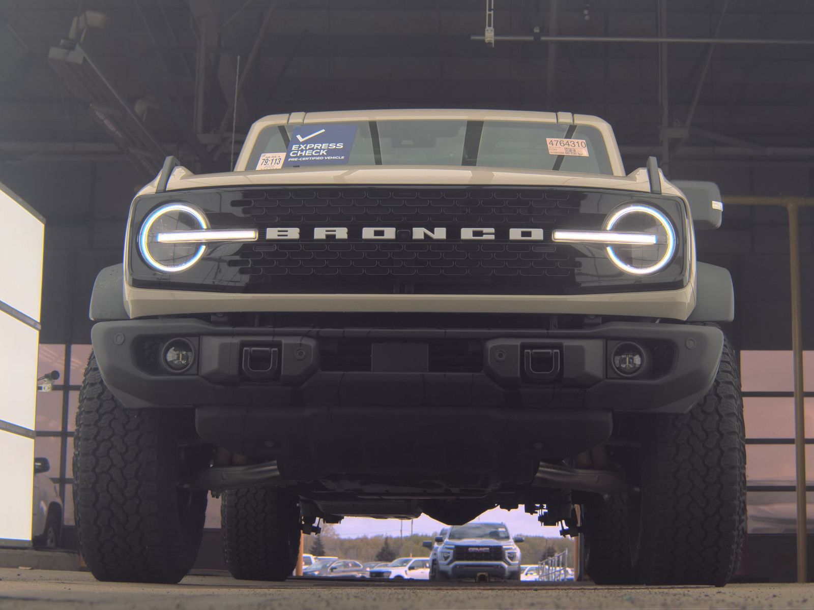 FORD BRONCO - 4