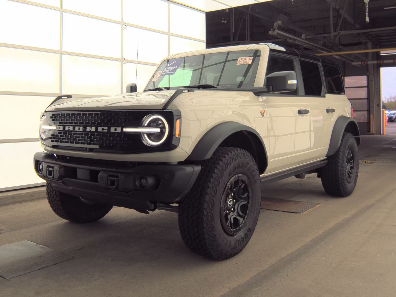 FORD BRONCO - 1