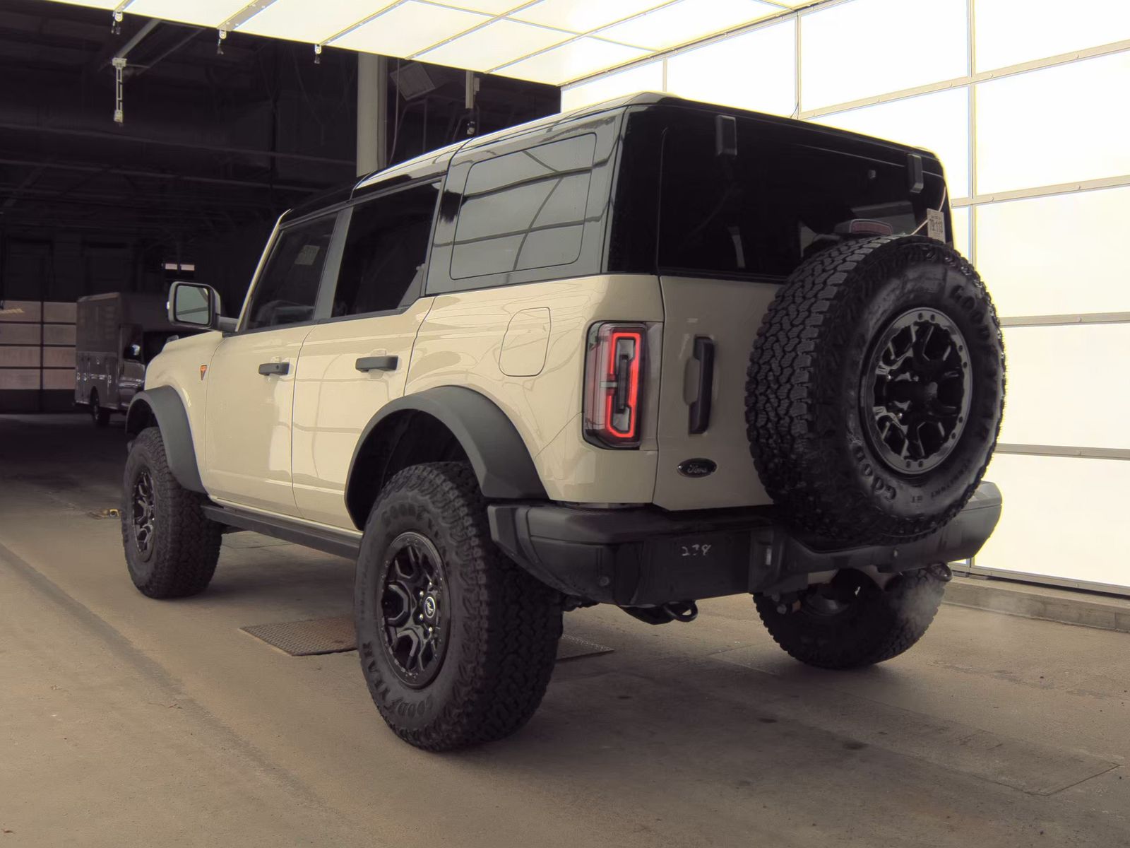 FORD BRONCO - 9